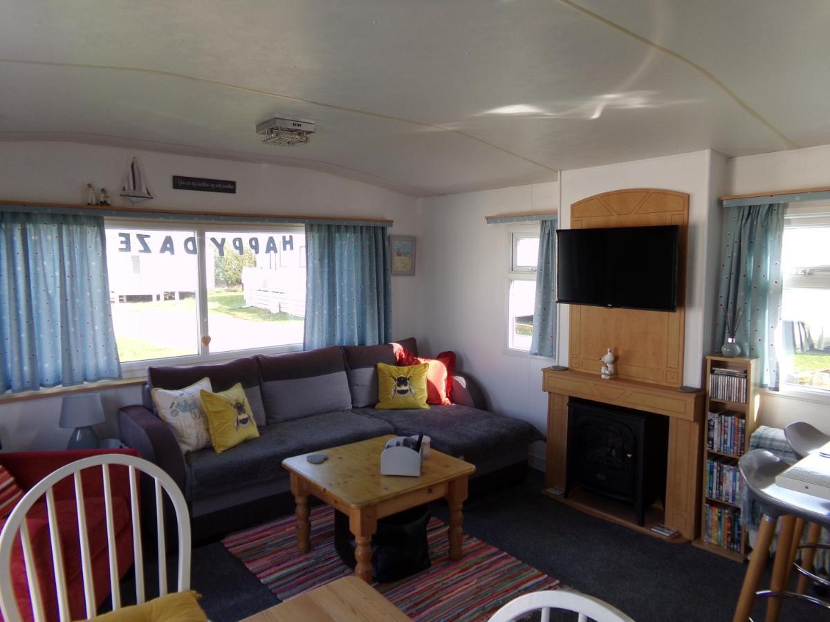 Happydaze Caravan Bacton  Exterior photo